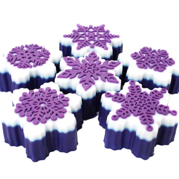 Multi use silicone snowflake molds - set of 2 NIB - Picture 6 of 7